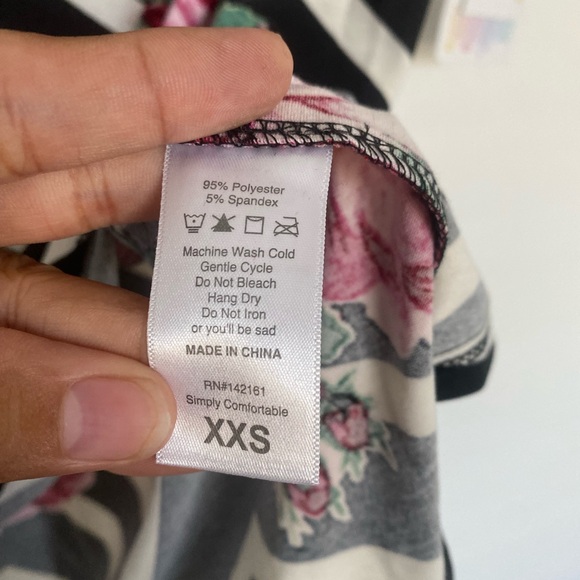 LuLaRoe Chevron Floral Unicorn Irma Tunic - Picture 4 of 4